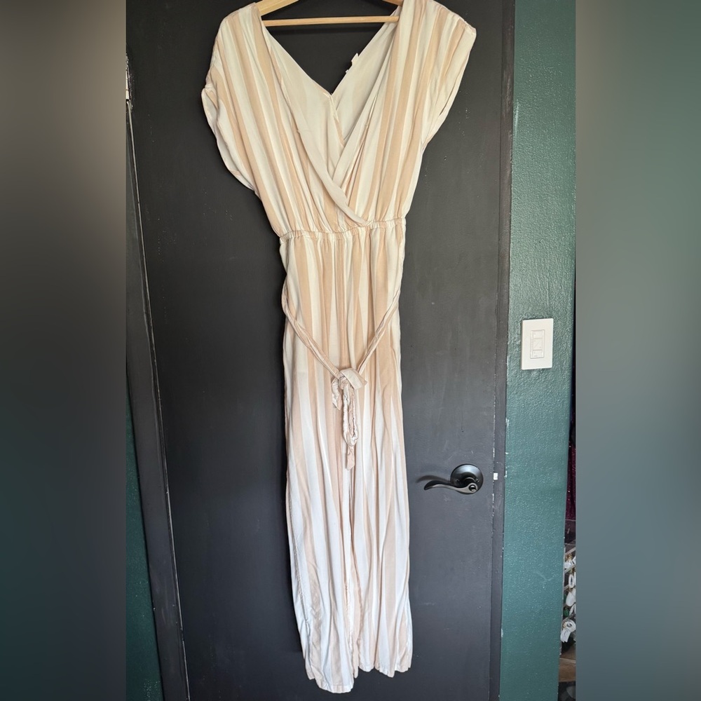 American Eagle Jumpsuit 
Size Small